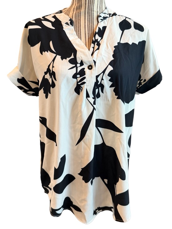 Tops - Black & White Floral V-Neck Short Sleeve Blouse